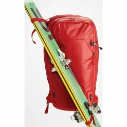 Marmot Wahoo Gully 30L Pack 40 Marmot Wahoo Gully 30L Pack -Camp Haven Store 10496965x1086689 vFeature